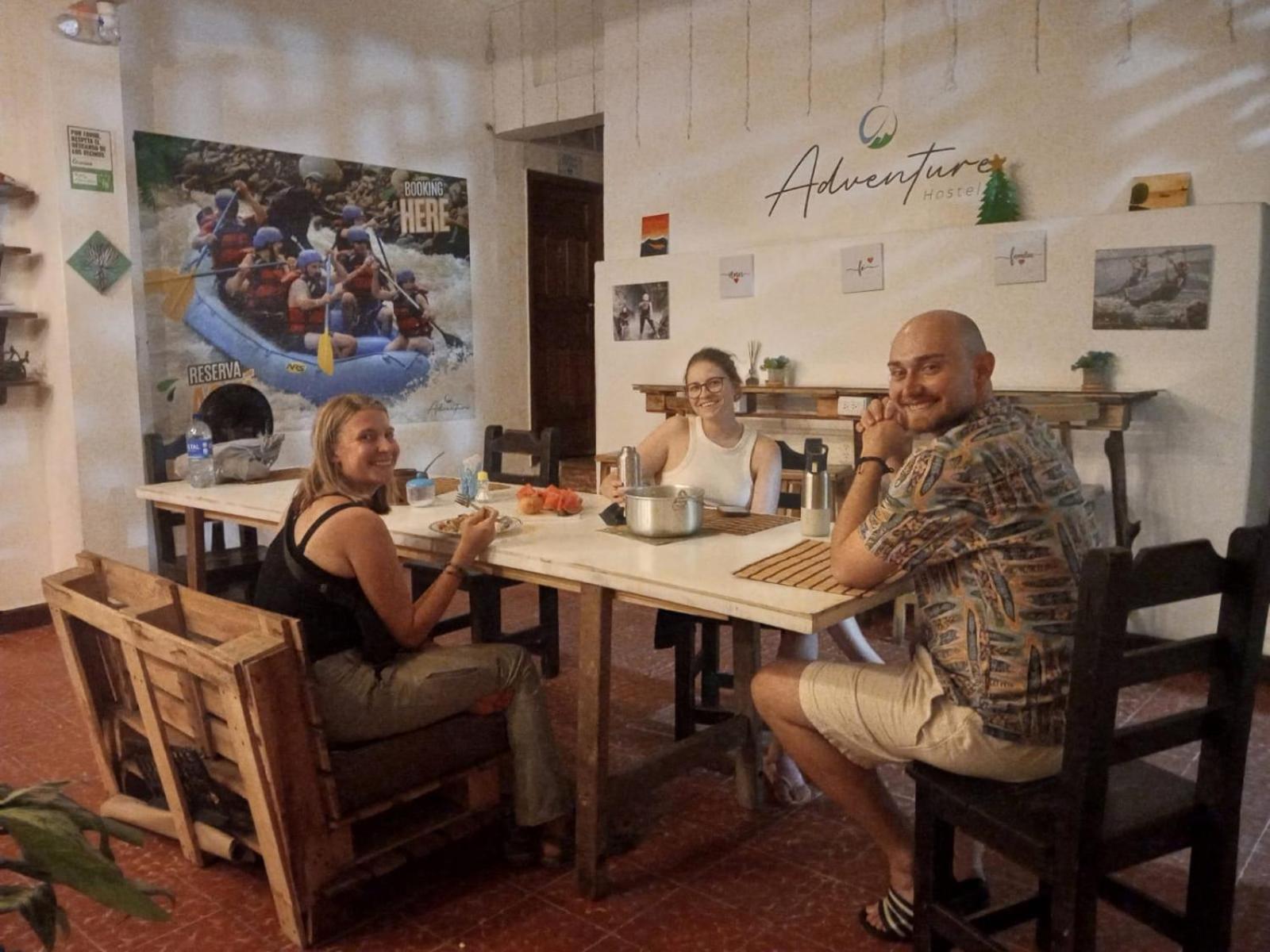 Adventure Hostel Сан-Хиль Экстерьер фото