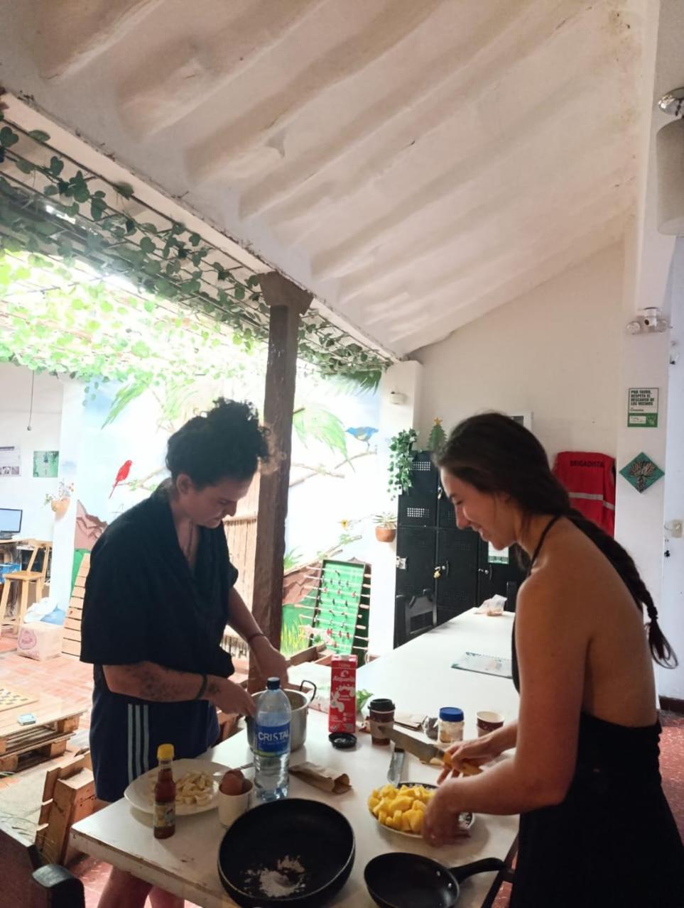 Adventure Hostel Сан-Хиль Экстерьер фото